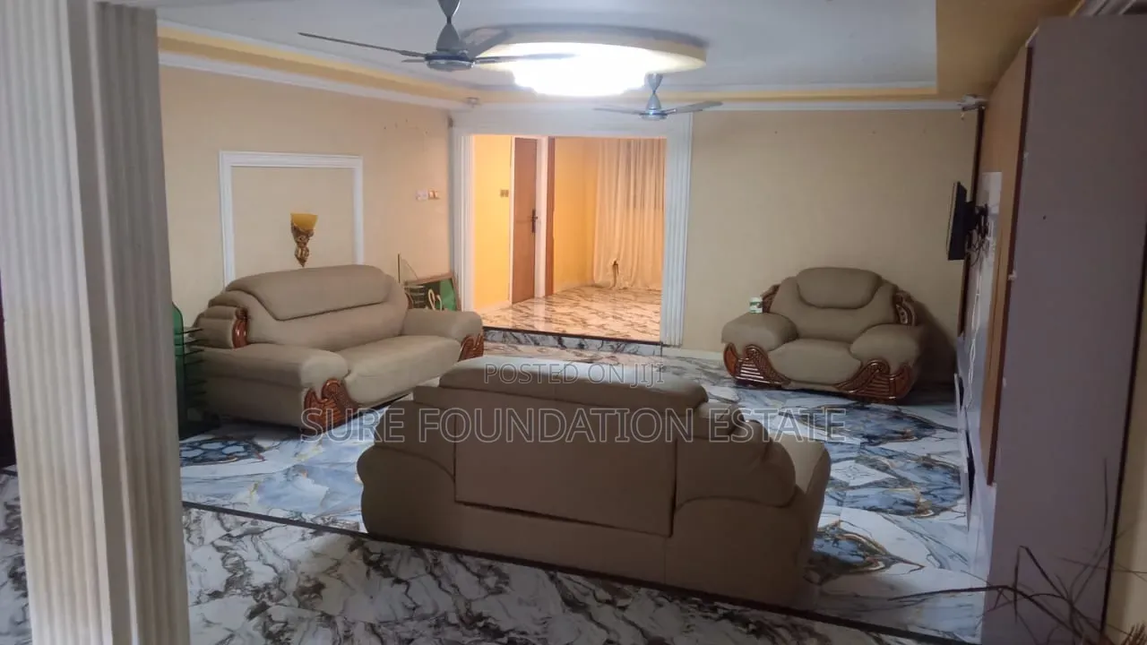 11bdrm House in Dansoman for sale