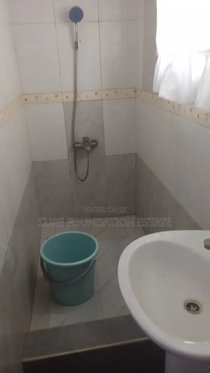 11bdrm House in Dansoman for sale