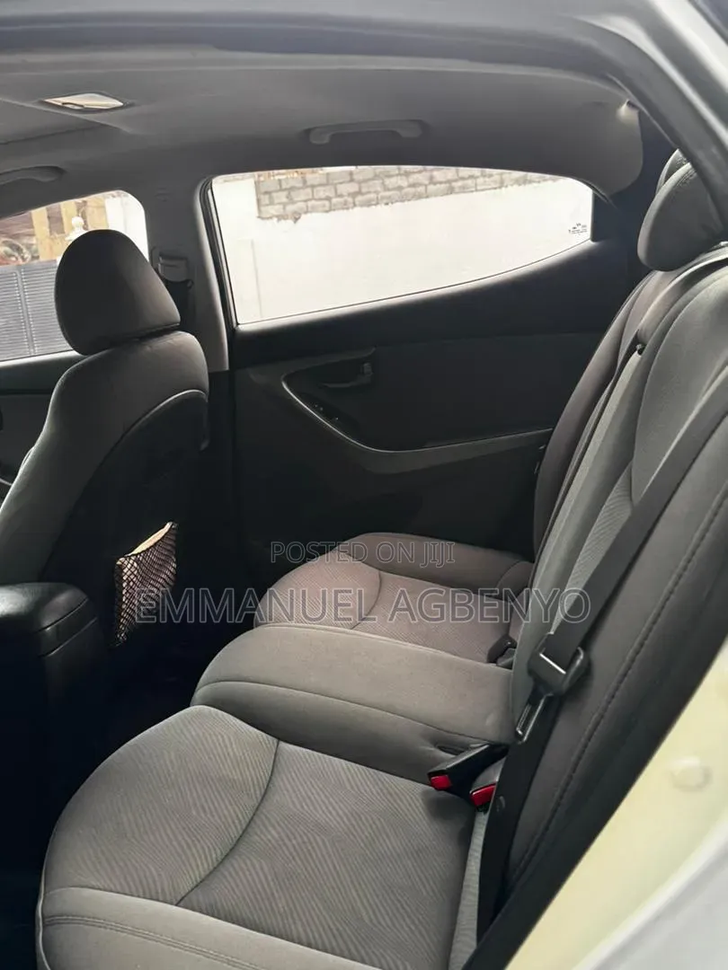 Hyundai Elantra Limited Sedan FWD (1.8L 4cyl 6A) 2013 Silver