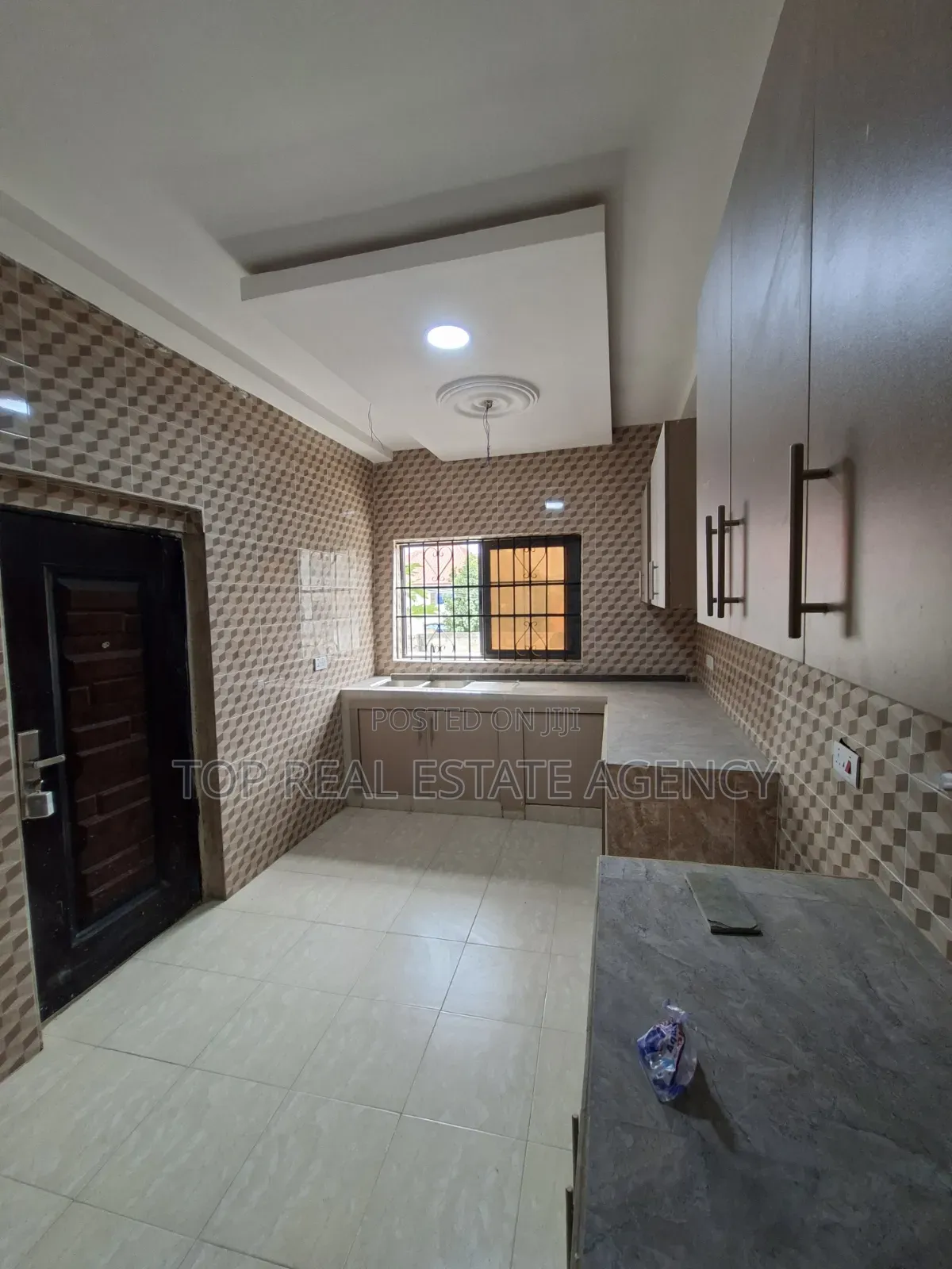 3bdrm Apartment in Sapeiman Macedonia, Amasaman for rent