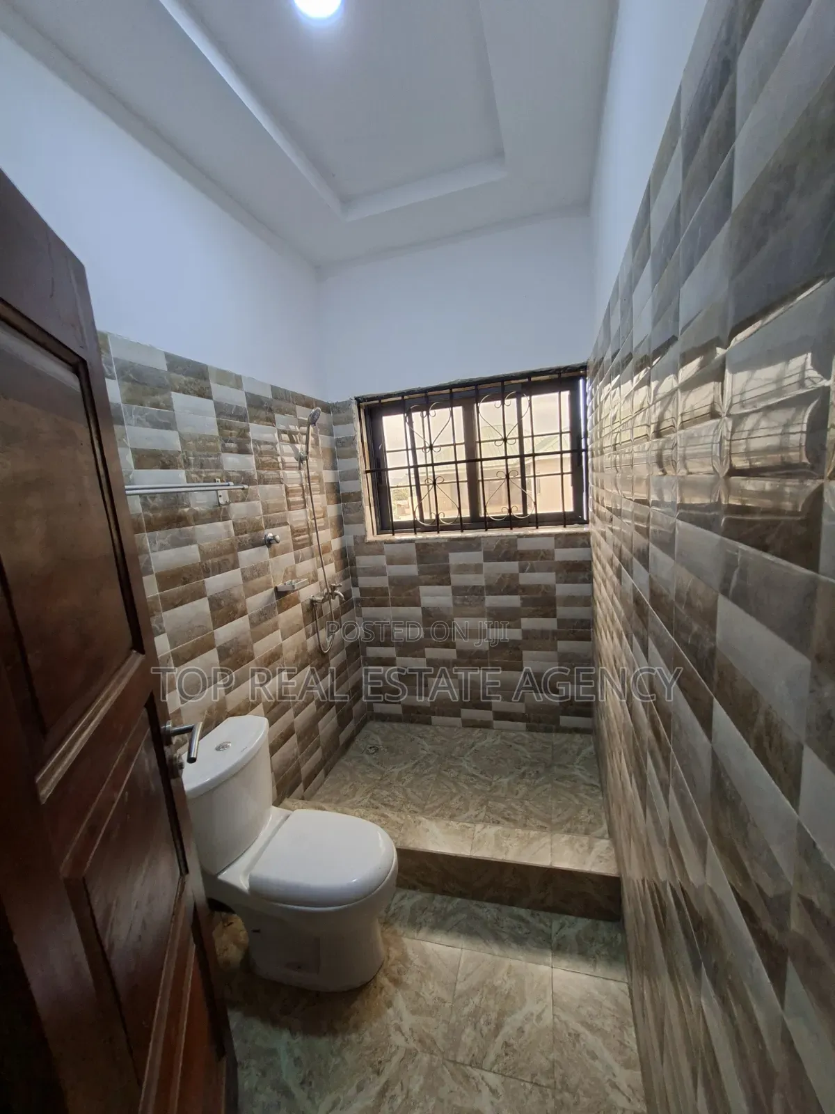 3bdrm Apartment in Sapeiman Macedonia, Amasaman for rent