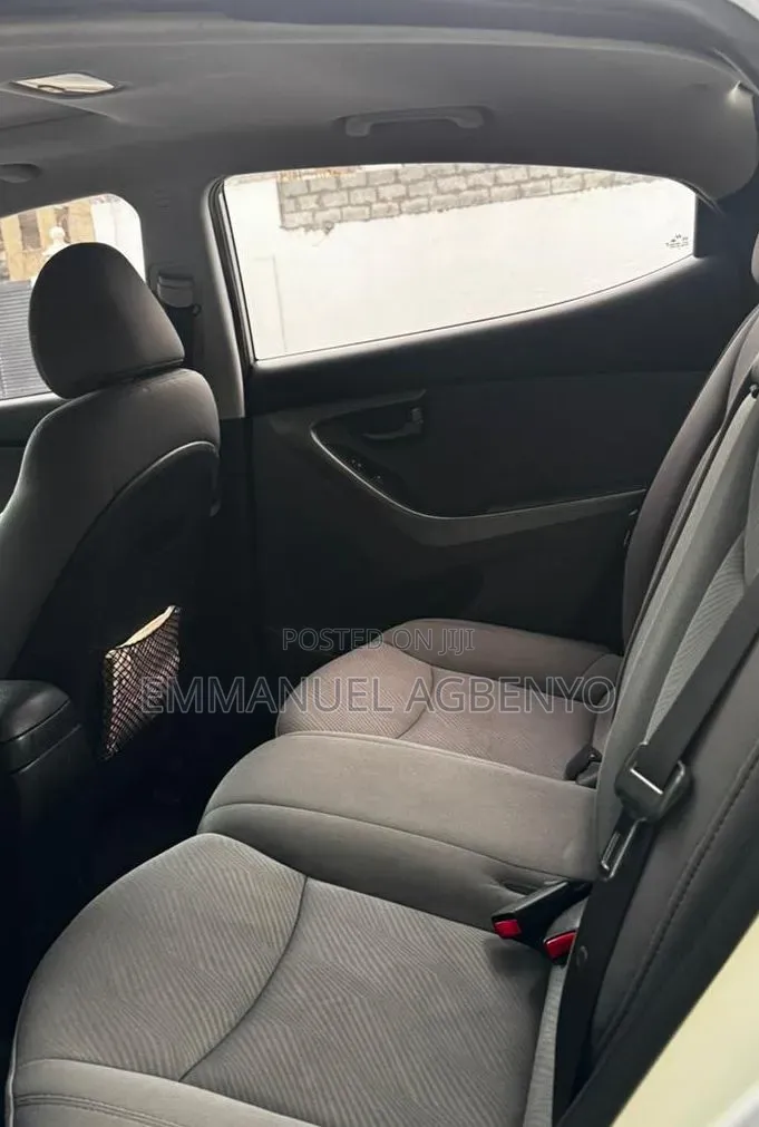 Hyundai Elantra Limited Sedan FWD (1.8L 4cyl 6A) 2013 Silver