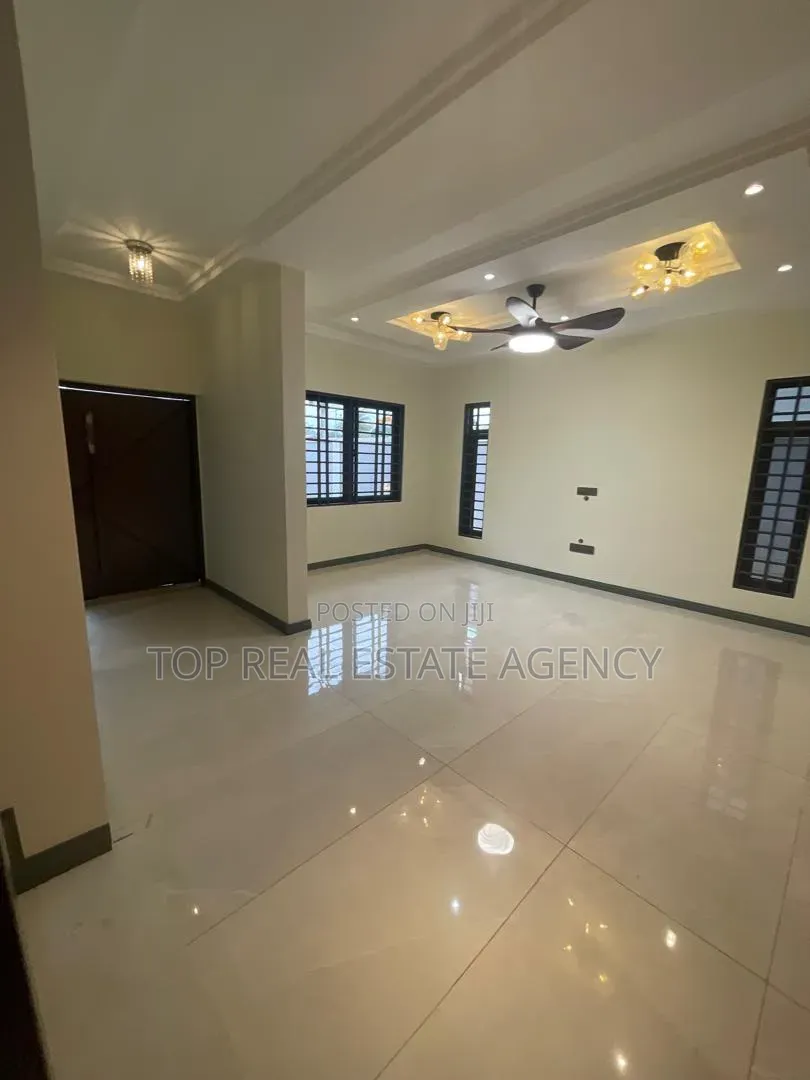 4bdrm Apartment in Agbogba, Ga East Municipal for rent