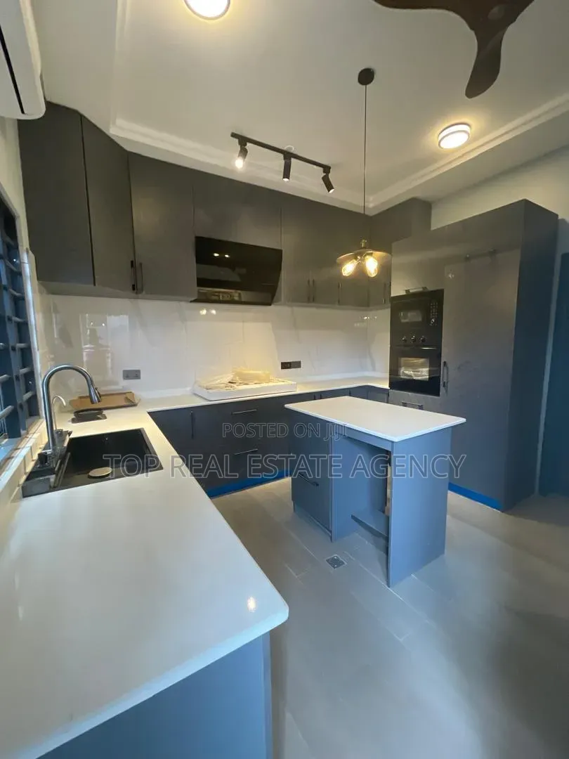 4bdrm Apartment in Agbogba, Ga East Municipal for rent