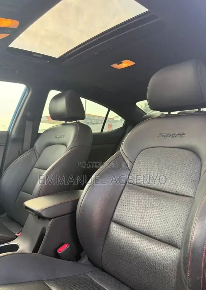 Hyundai Elantra Sport 2018 Blue