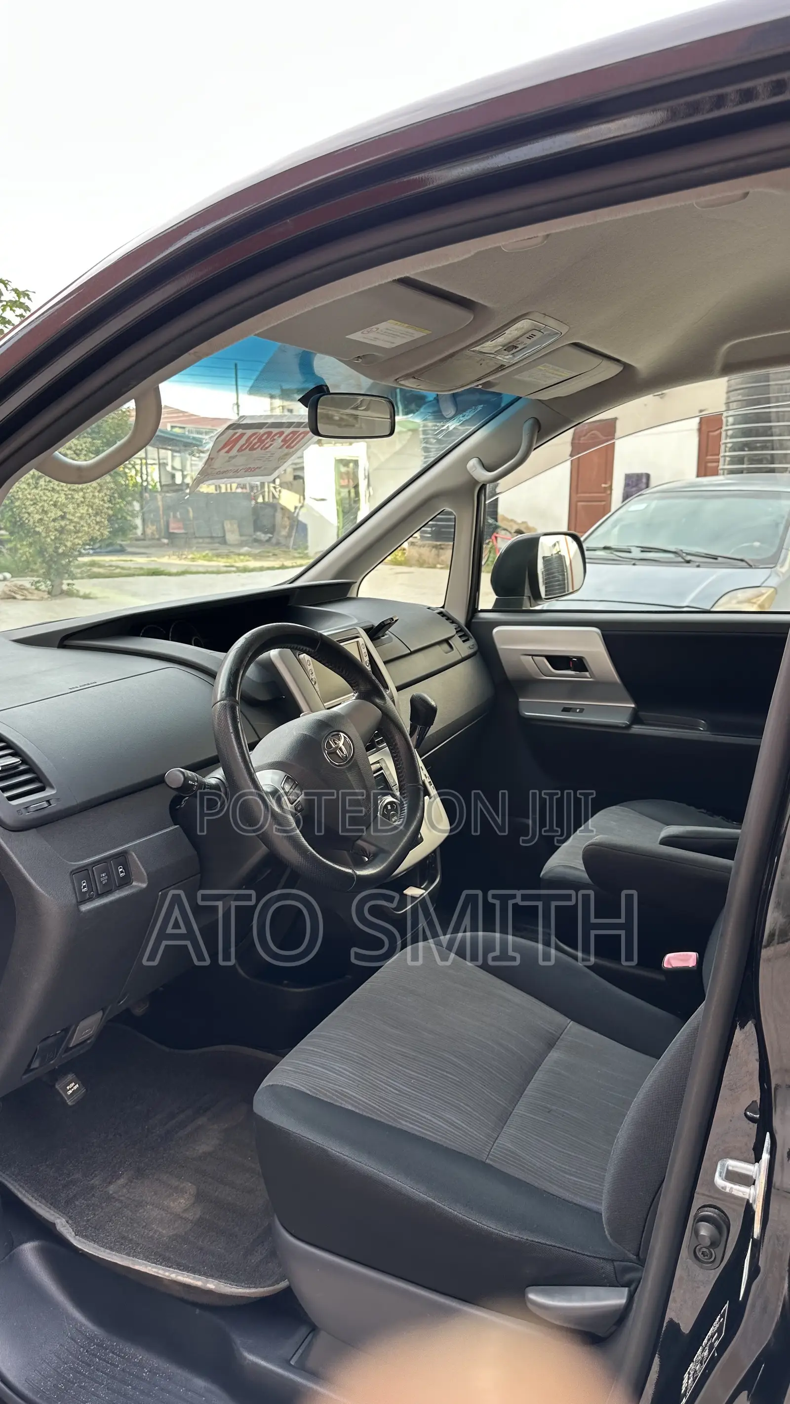 Toyota Voxy 2010 Black