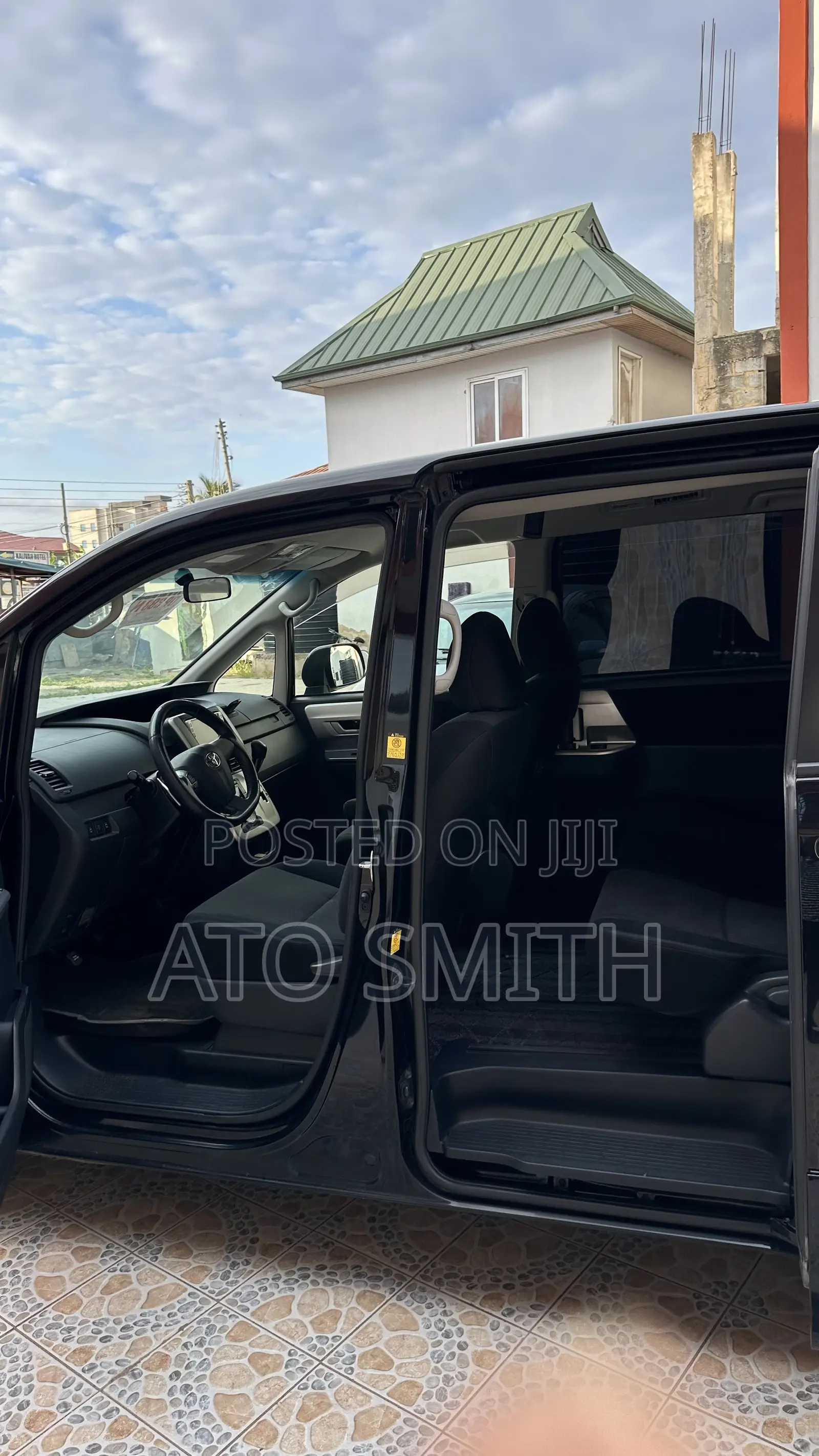 Toyota Voxy 2010 Black