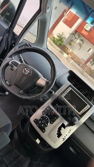 Toyota Voxy 2010 Black