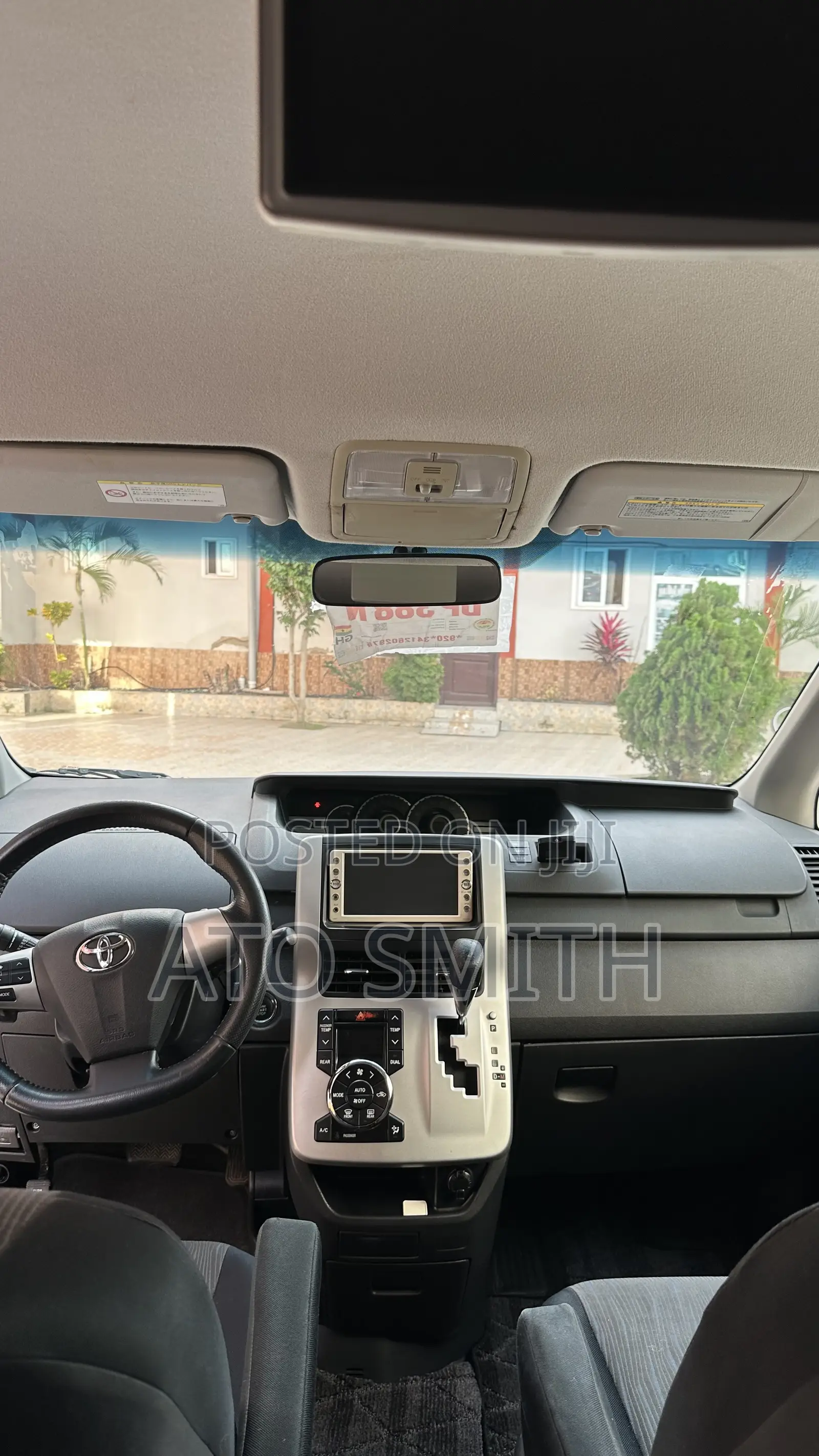 Toyota Voxy 2010 Black