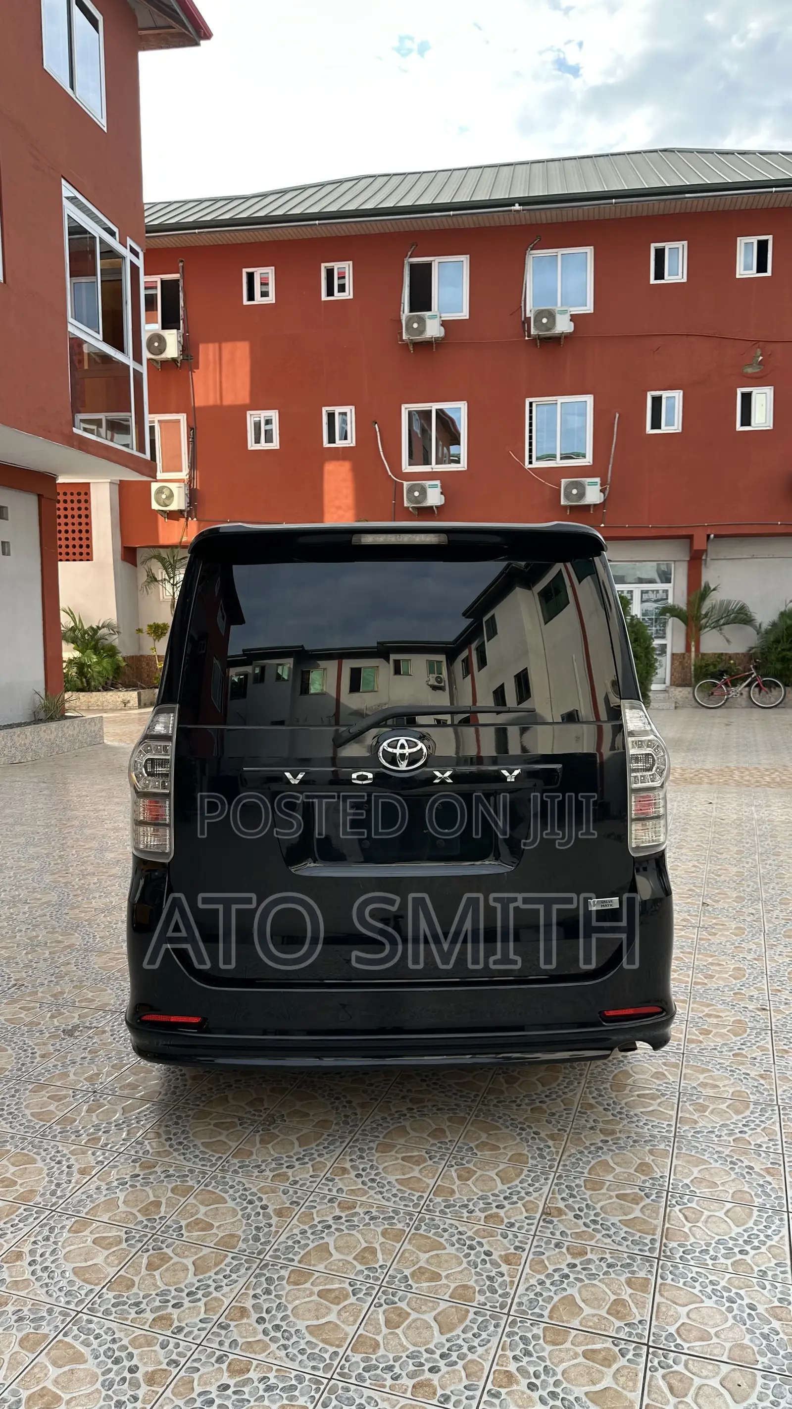 Toyota Voxy 2010 Black