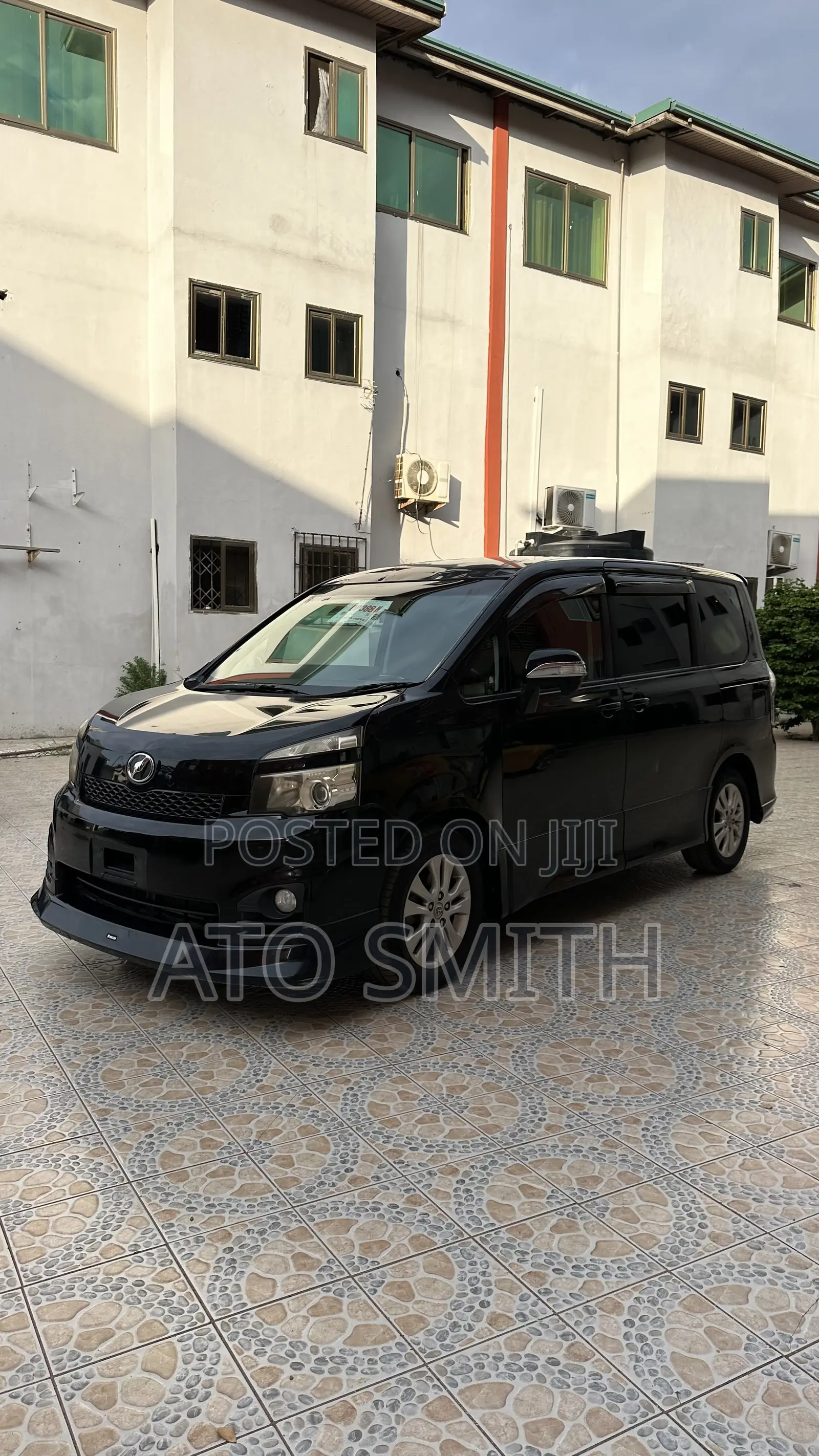 Toyota Voxy 2010 Black