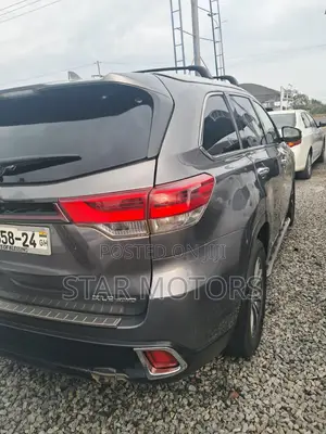 Toyota Highlander XLE 2019 Gray