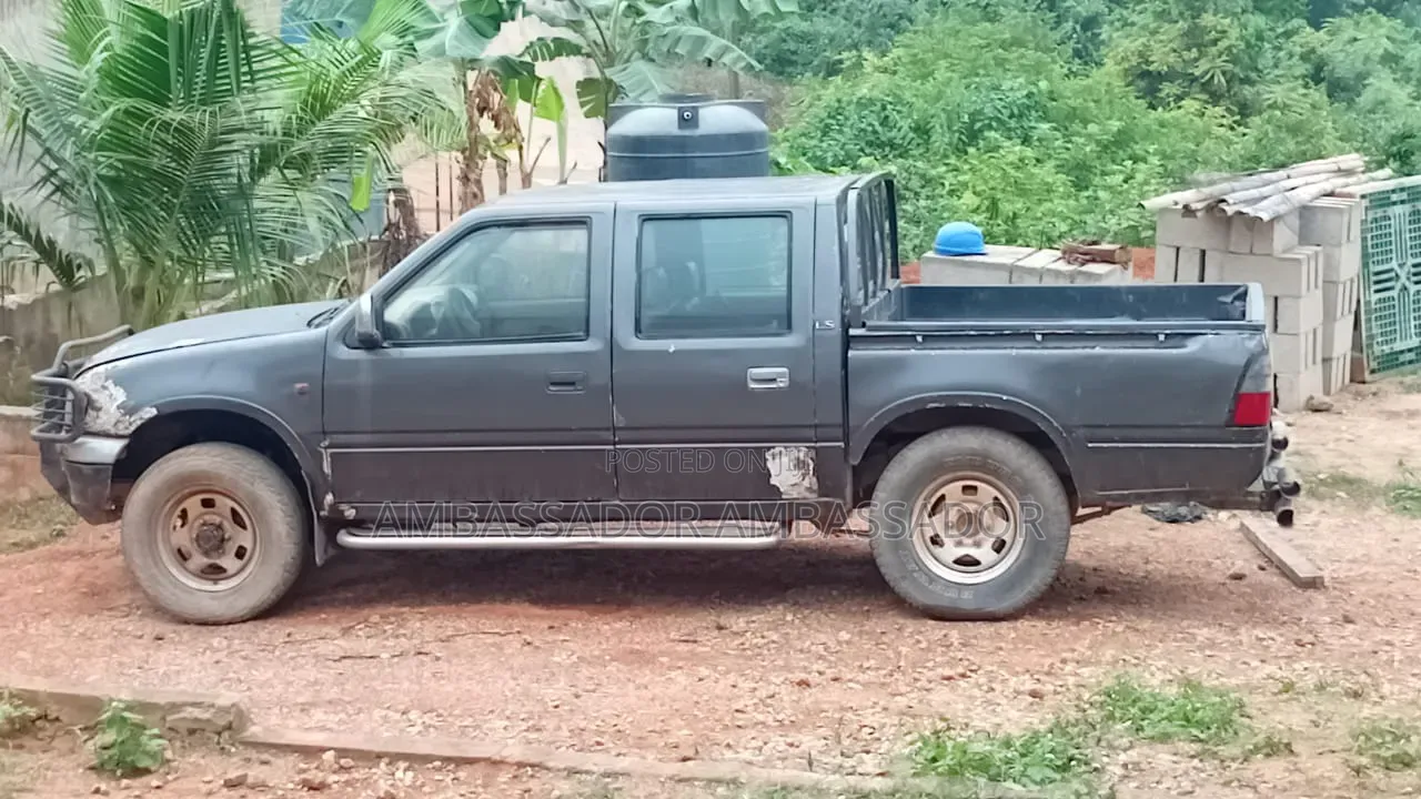Isuzu KB 1999 Gray