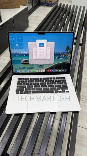 Laptop Apple MacBook Pro 2022 M2 8GB Apple M2 SSD 256GB