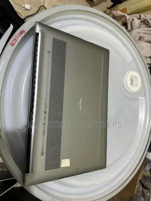 Laptop Dell Precision 5540 32GB Intel Core i7 SSD 512GB