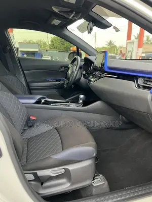 Toyota C-HR XLE FWD 2020 White