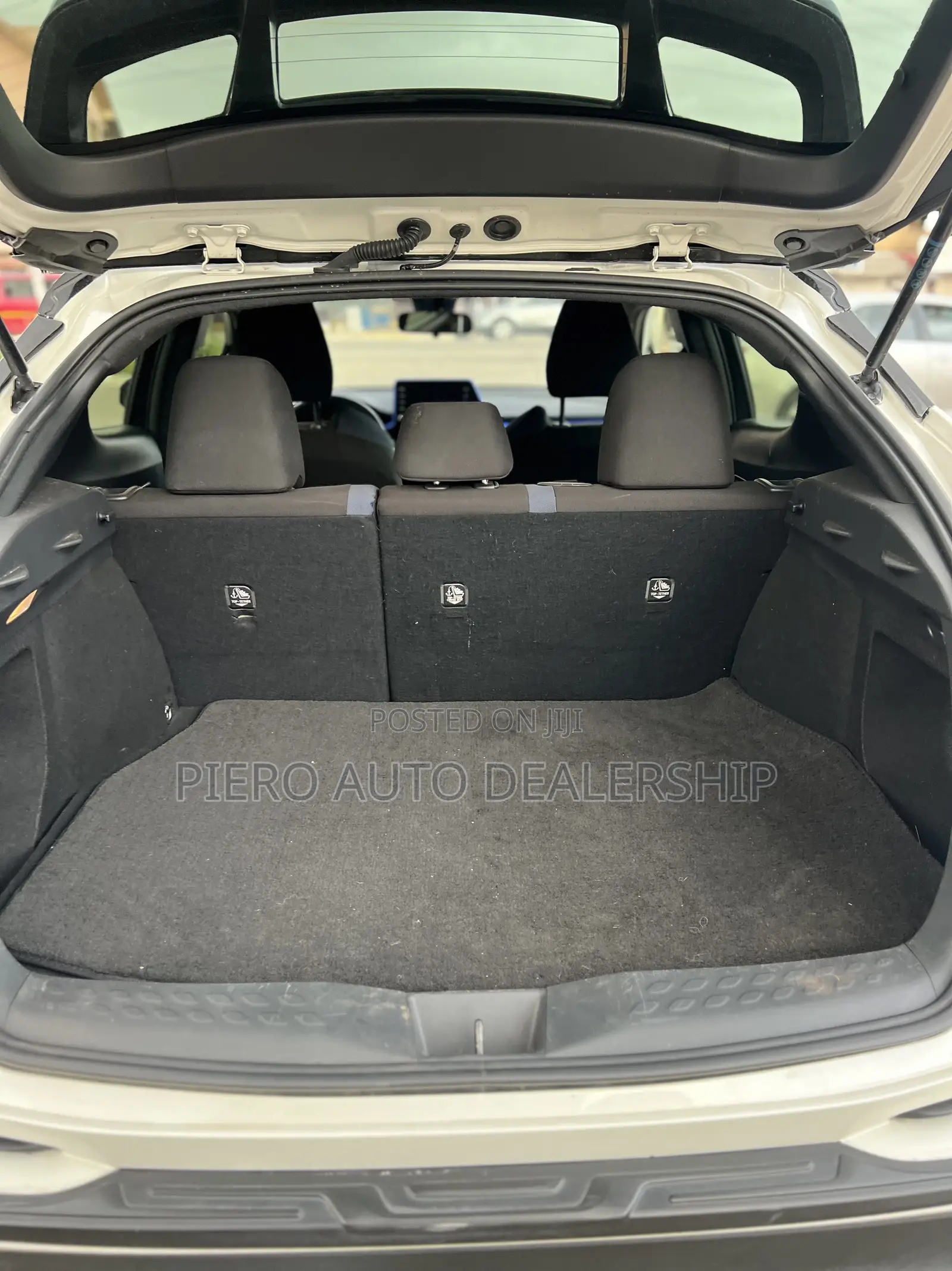 Toyota C-HR XLE FWD 2020 White