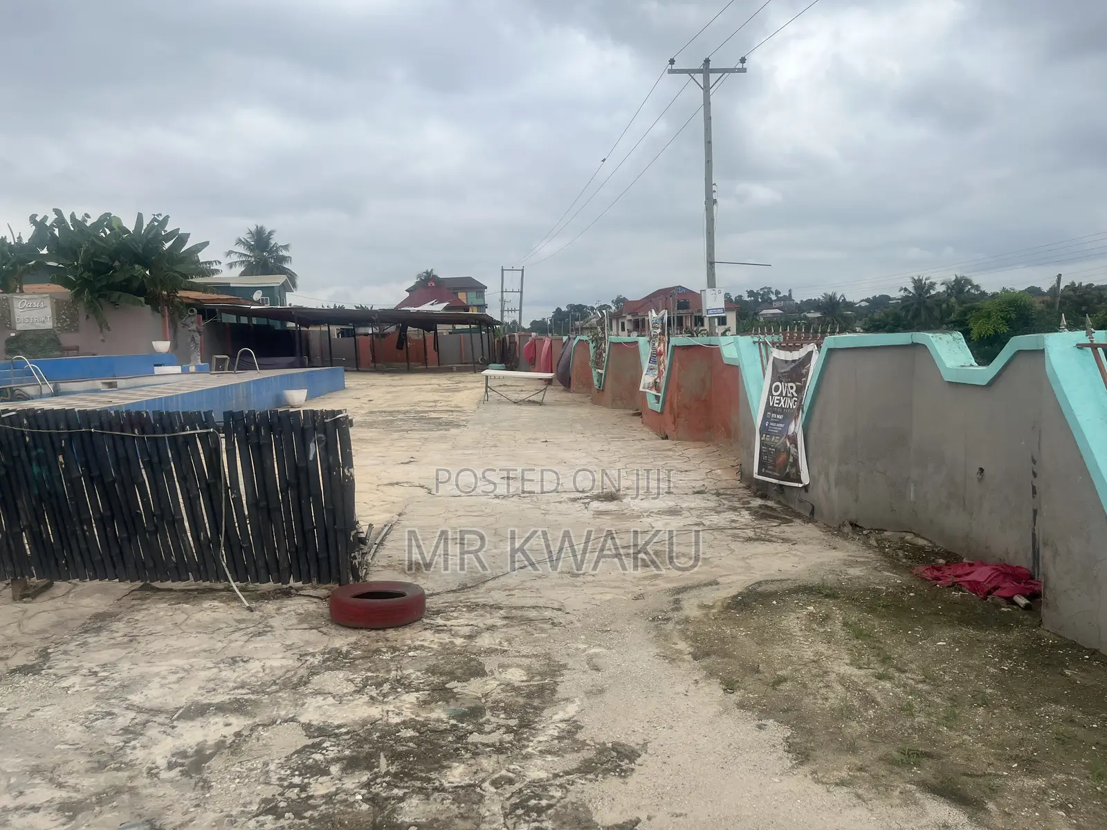 4 Large Plots to Let Is a Event Centre but Can Be Converted.