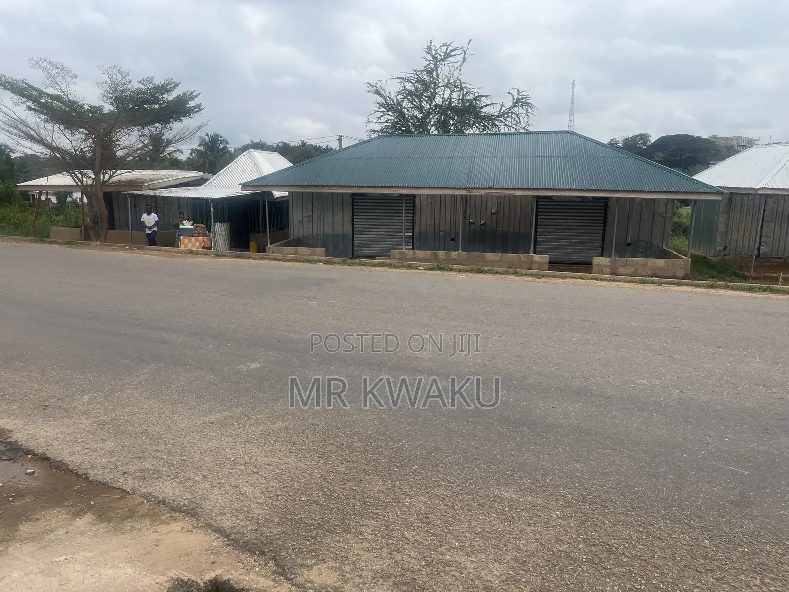 4 Large Plots to Let Is a Event Centre but Can Be Converted.