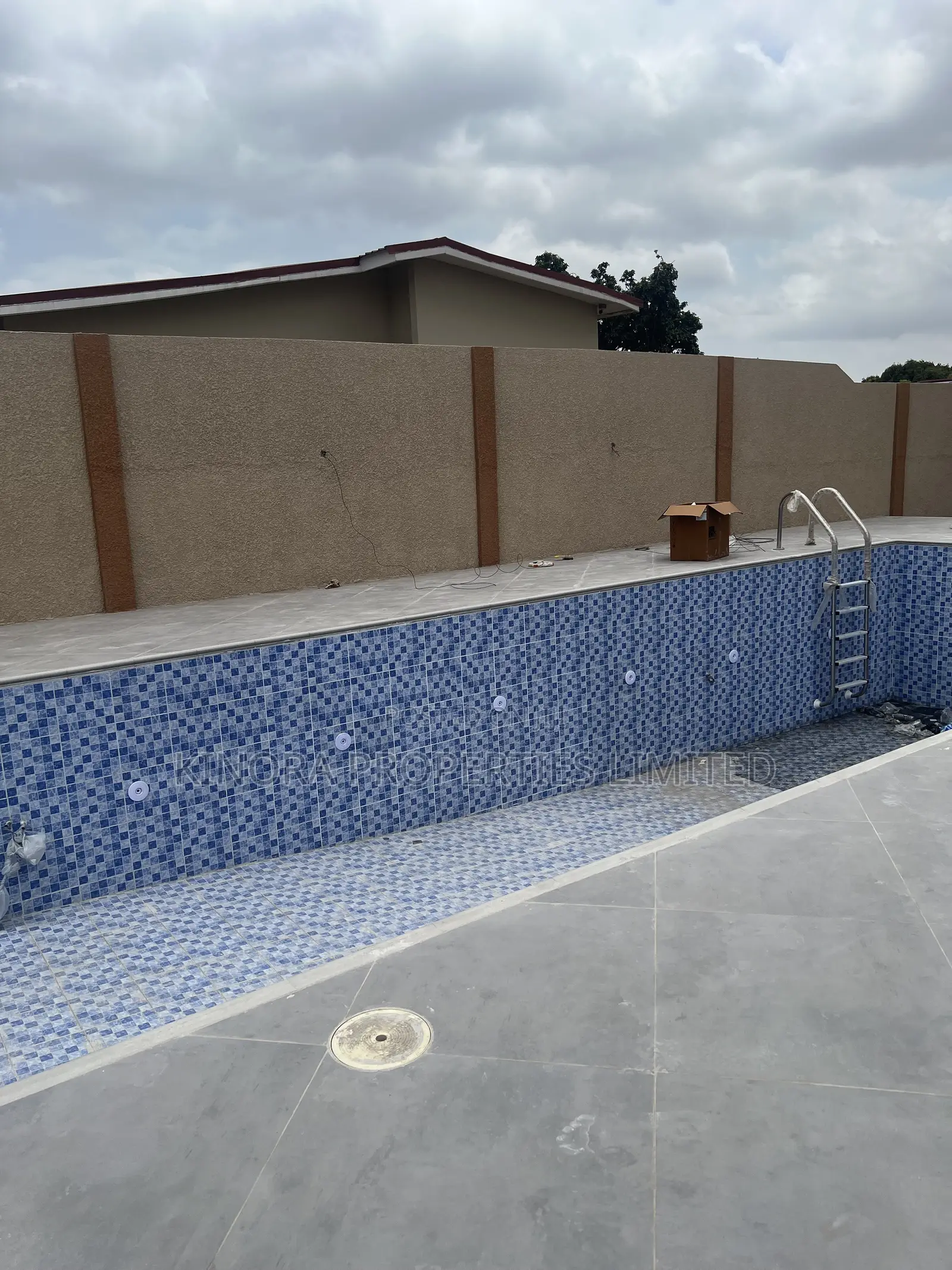 1bdrm Apartment in Winsconsin, North Legon for rent