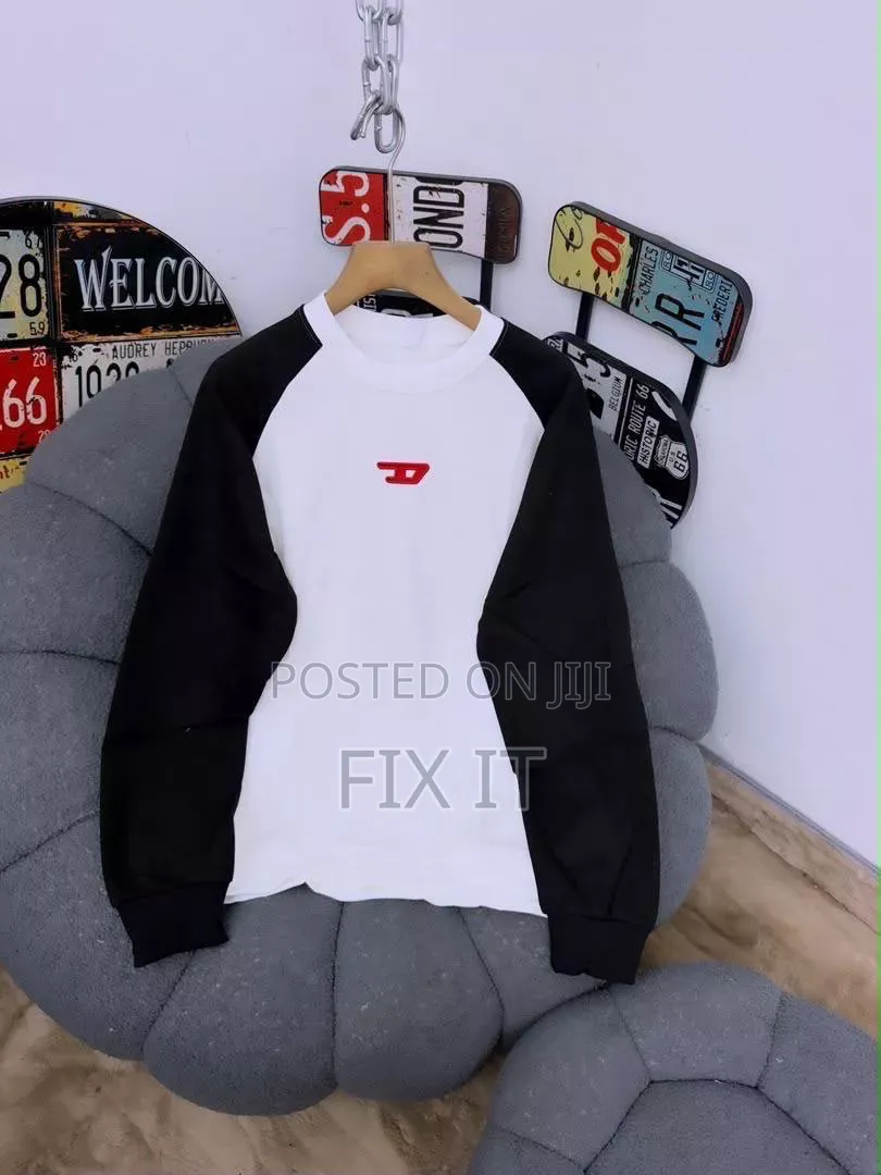 Sweatshirt