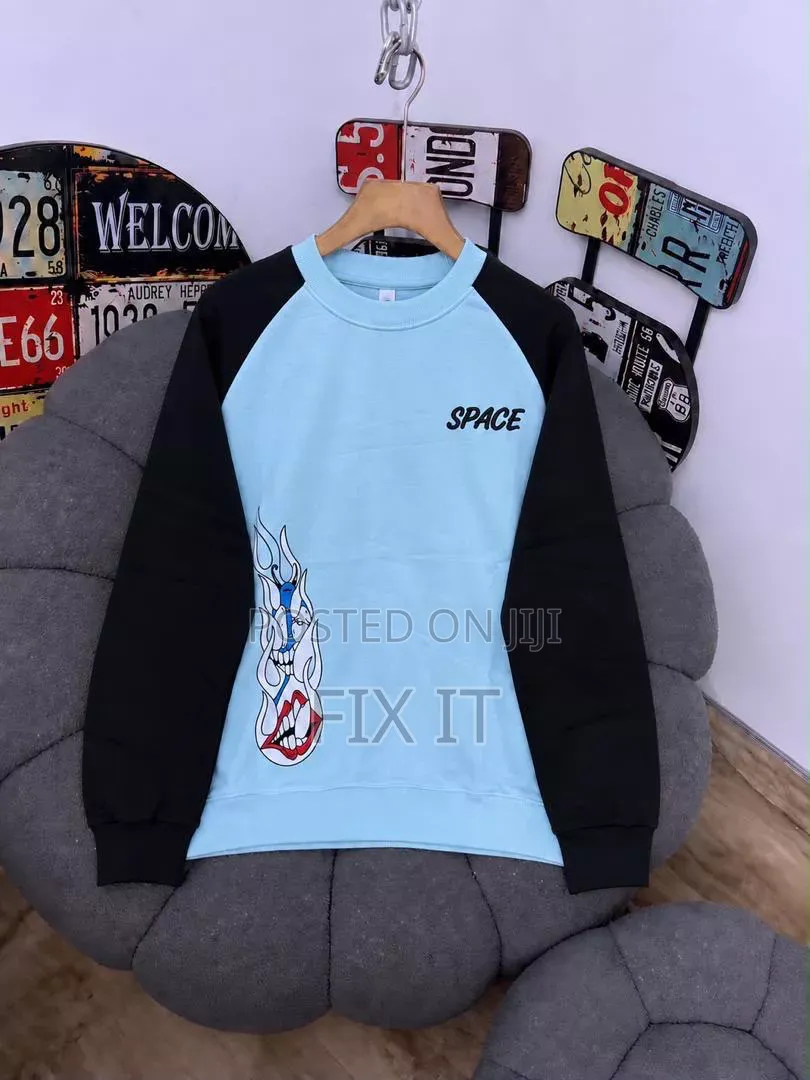Sweatshirt