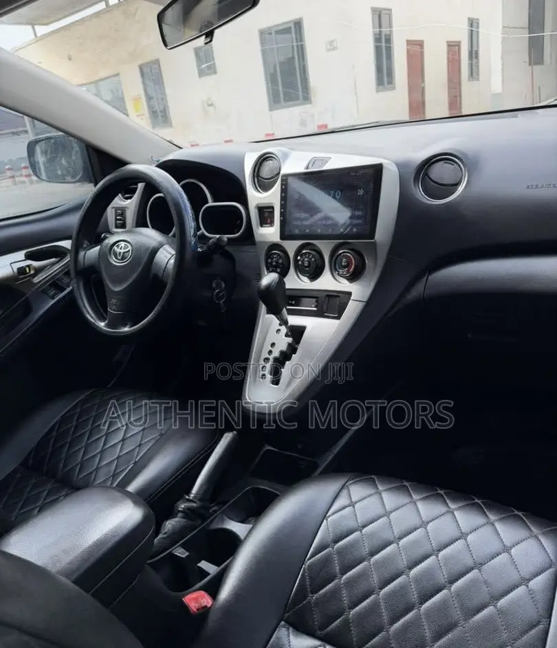 Toyota Matrix 2010 Silver