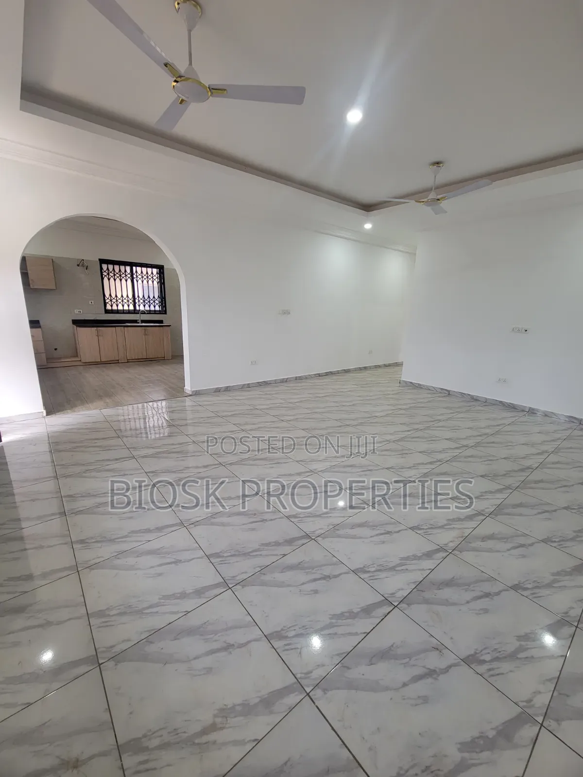 2bdrm Apartment in Biosk Properties, Malejor for rent