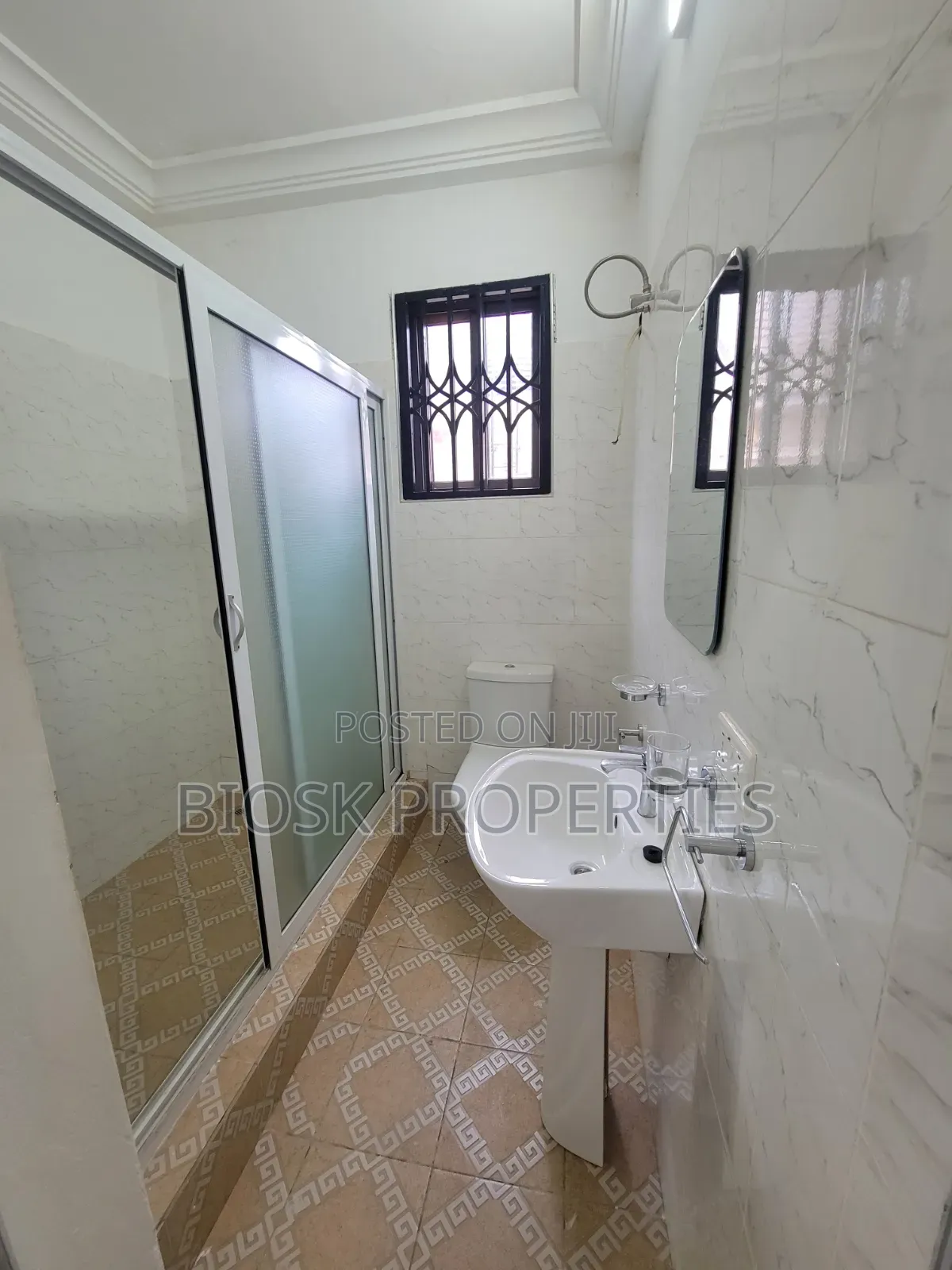 2bdrm Apartment in Biosk Properties, Malejor for rent