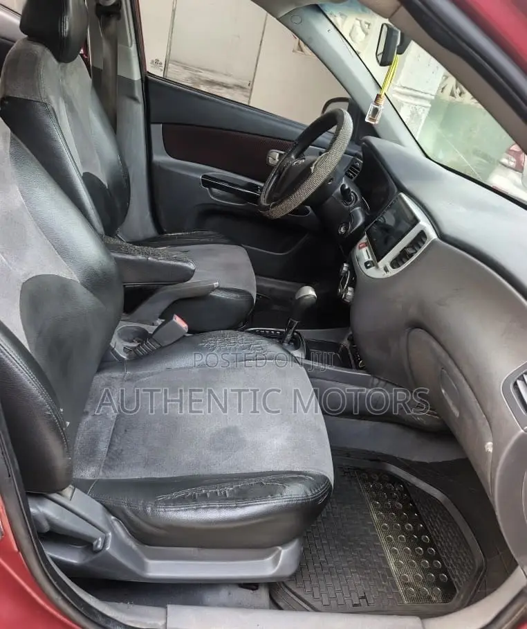 Kia Rio 2010 Red