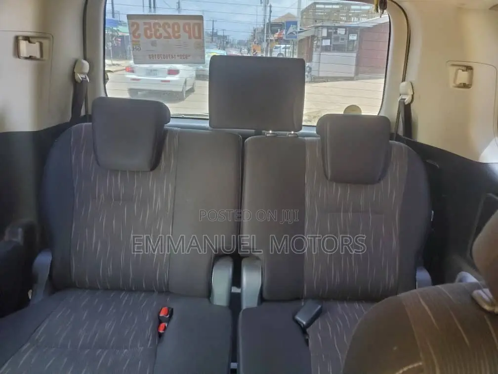 Toyota Voxy 2013 White