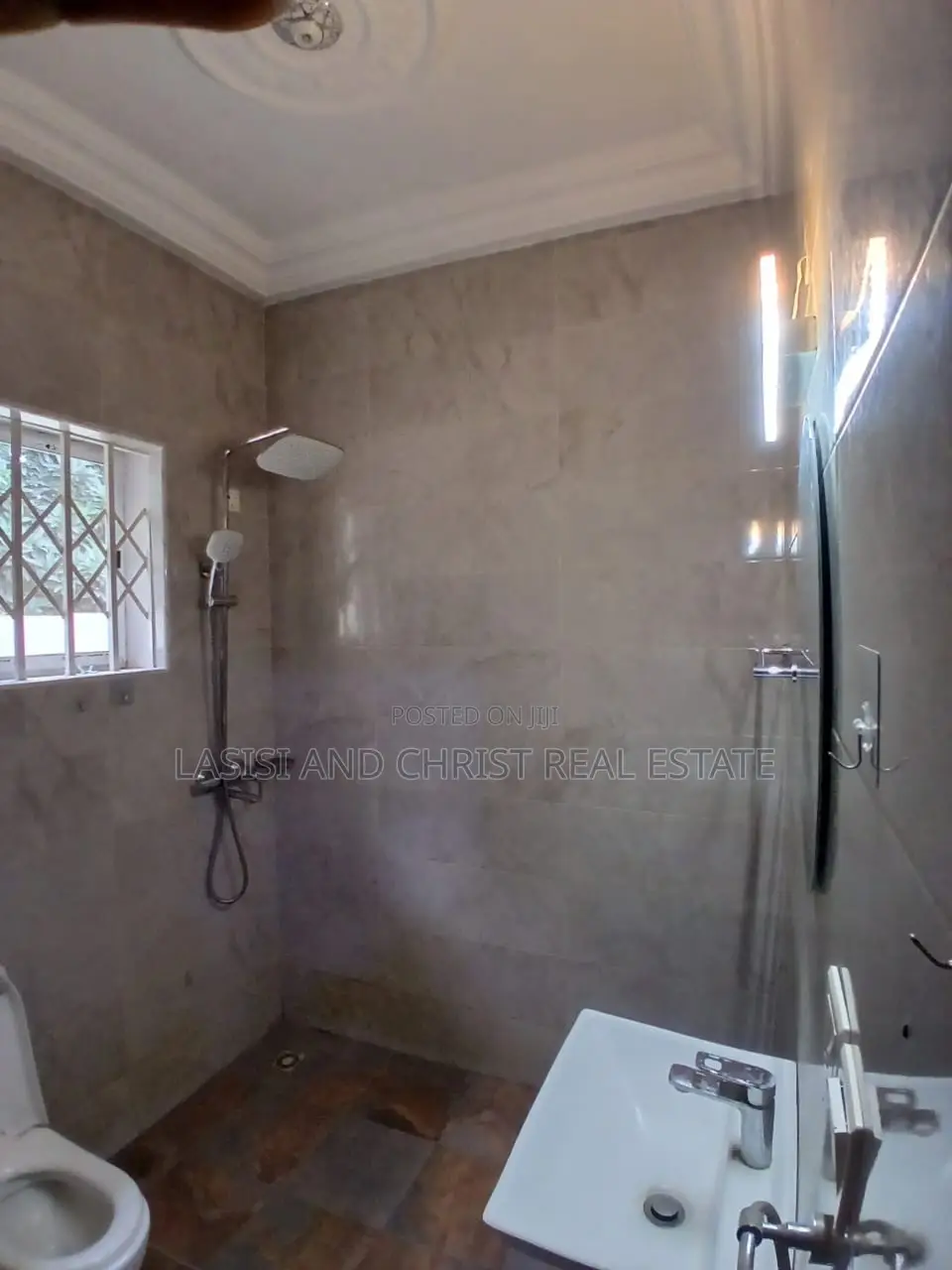 4bdrm House in Lasisi And Christ, Amasaman for rent