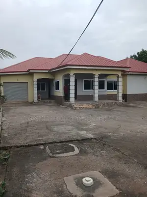 4bdrm House in Lasisi And Christ, Amasaman for rent
