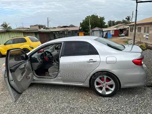 Toyota Corolla LE 4dr Sedan (1.8L 4cyl 4A) 2013 Silver