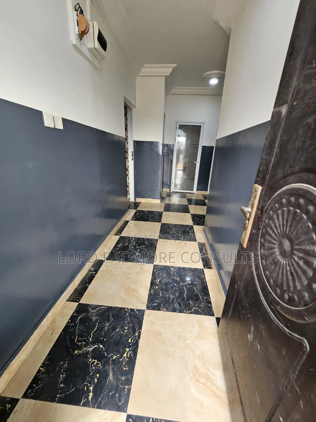2bdrm Apartment in Ogbojo-Eastlegon, American House for rent
