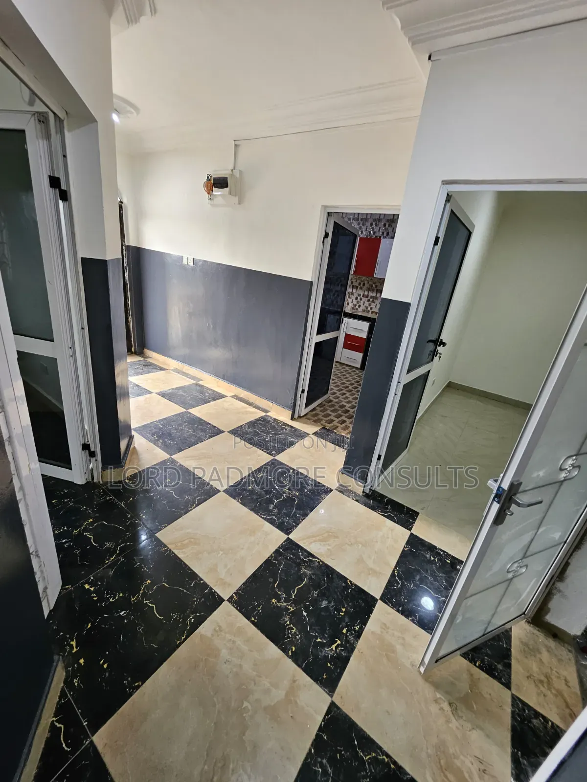 2bdrm Apartment in Ogbojo-Eastlegon, American House for rent