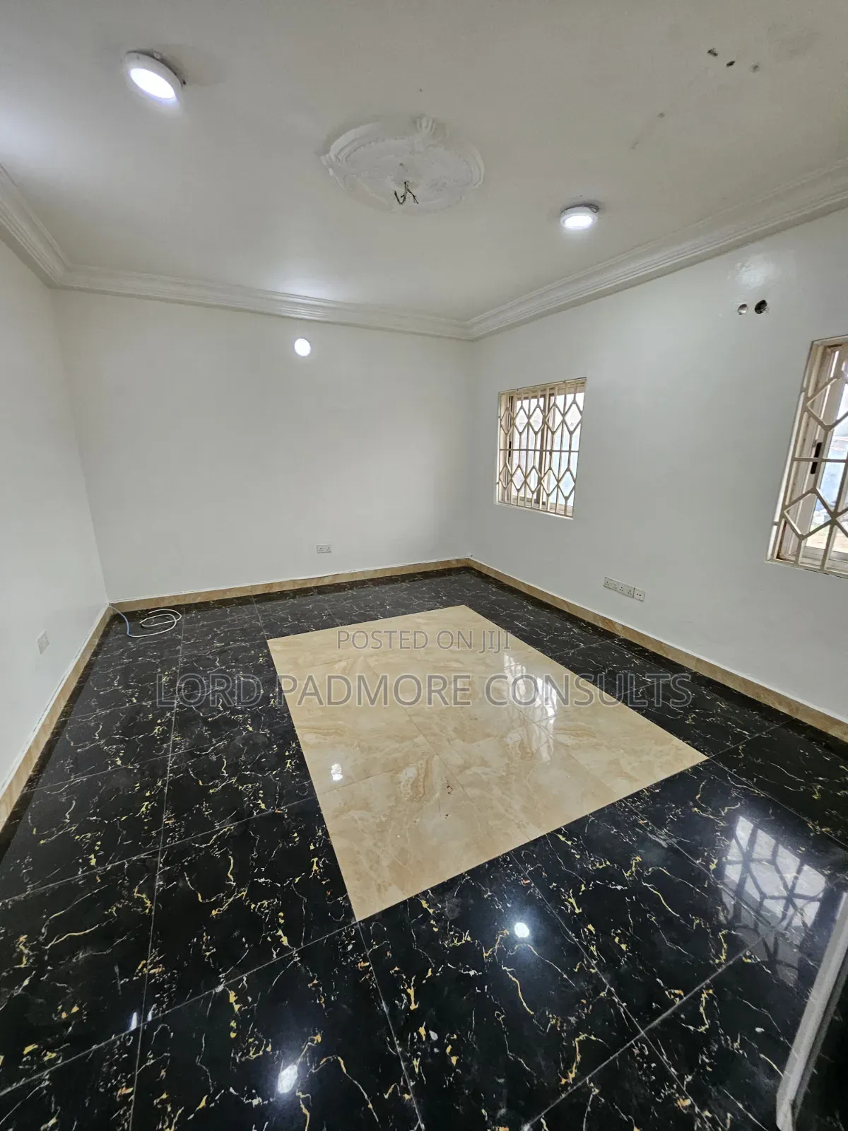 2bdrm Apartment in Ogbojo-Eastlegon, American House for rent