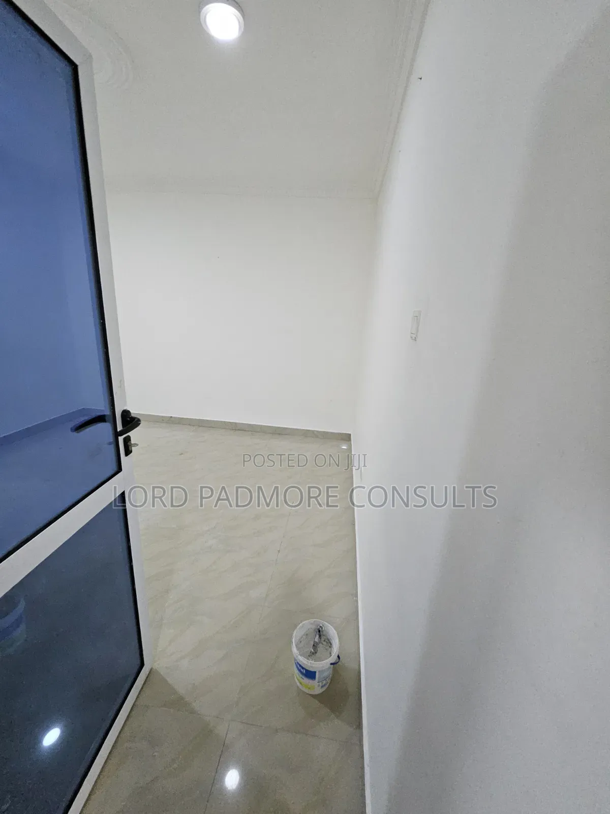 2bdrm Apartment in Ogbojo-Eastlegon, American House for rent