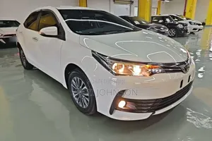 Toyota Corolla 2018 White