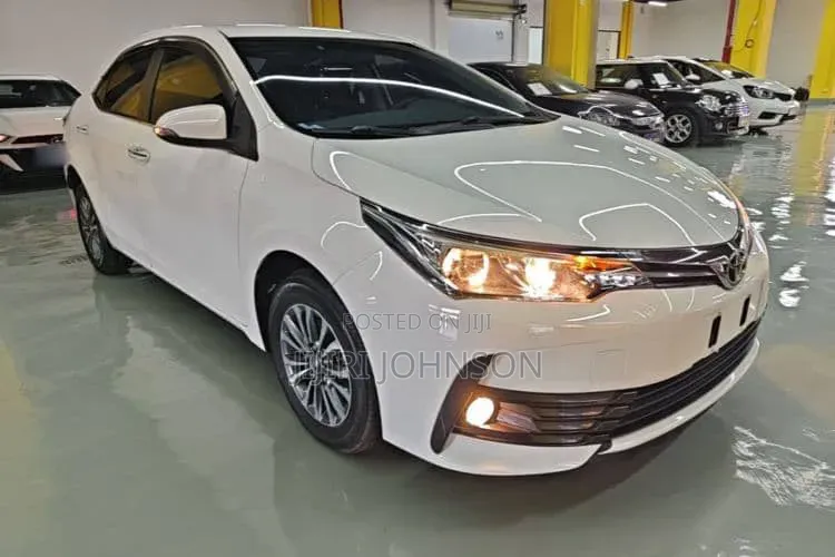 Toyota Corolla 2018 White