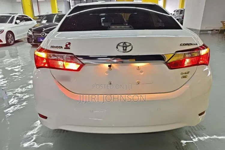 Toyota Corolla 2018 White