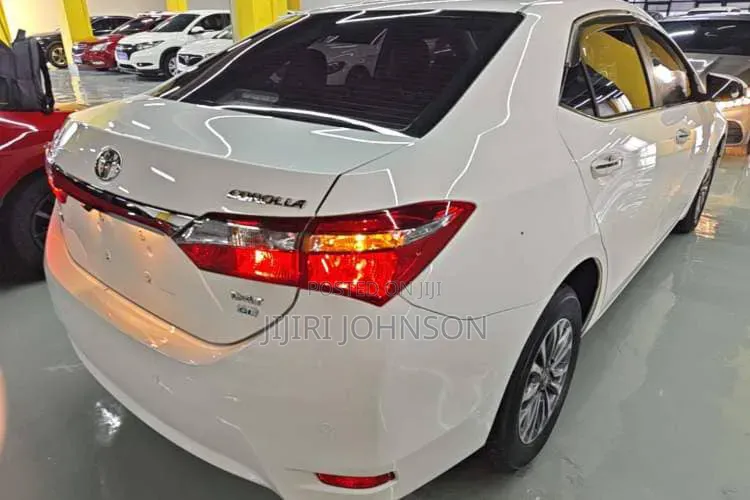 Toyota Corolla 2018 White