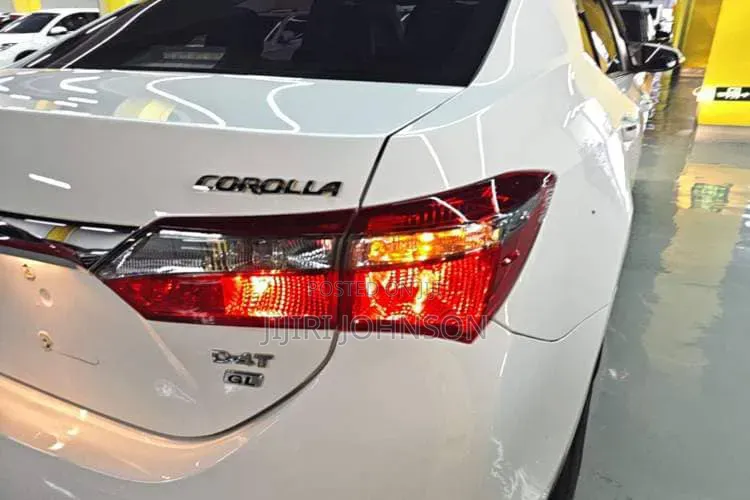 Toyota Corolla 2018 White