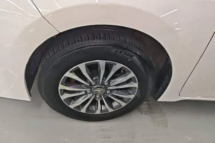 Toyota Corolla 2018 White