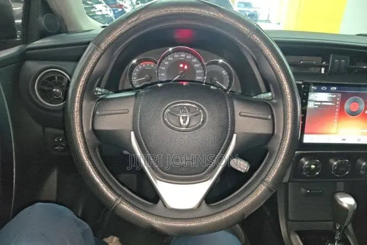 Toyota Corolla 2018 White