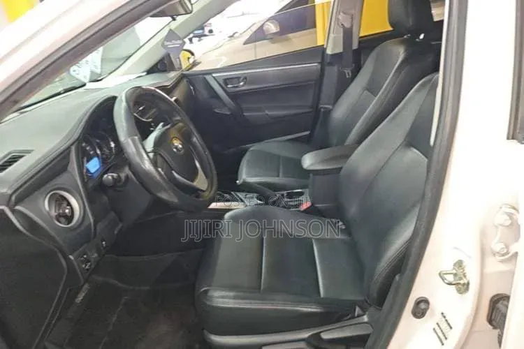 Toyota Corolla 2018 White
