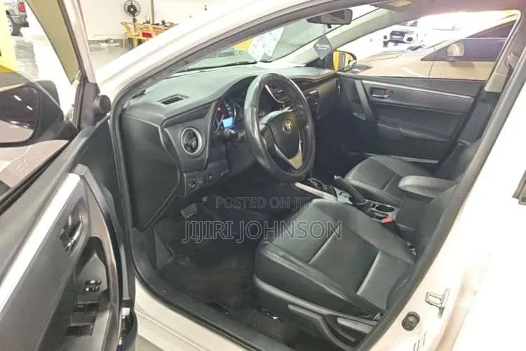 Toyota Corolla 2018 White