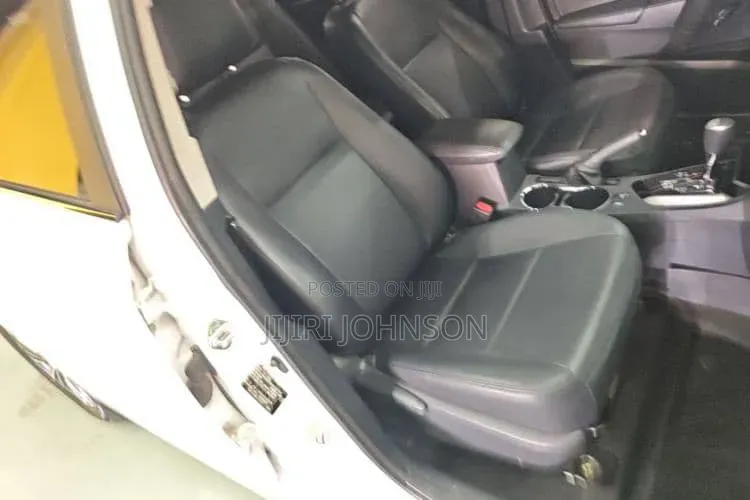 Toyota Corolla 2018 White