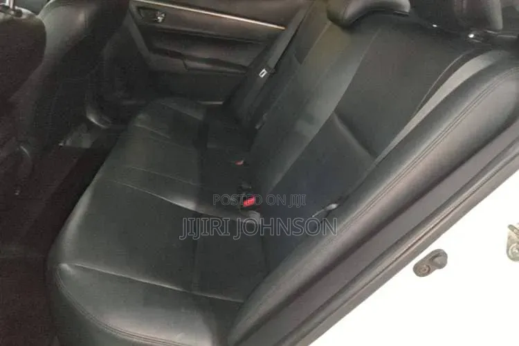 Toyota Corolla 2018 White