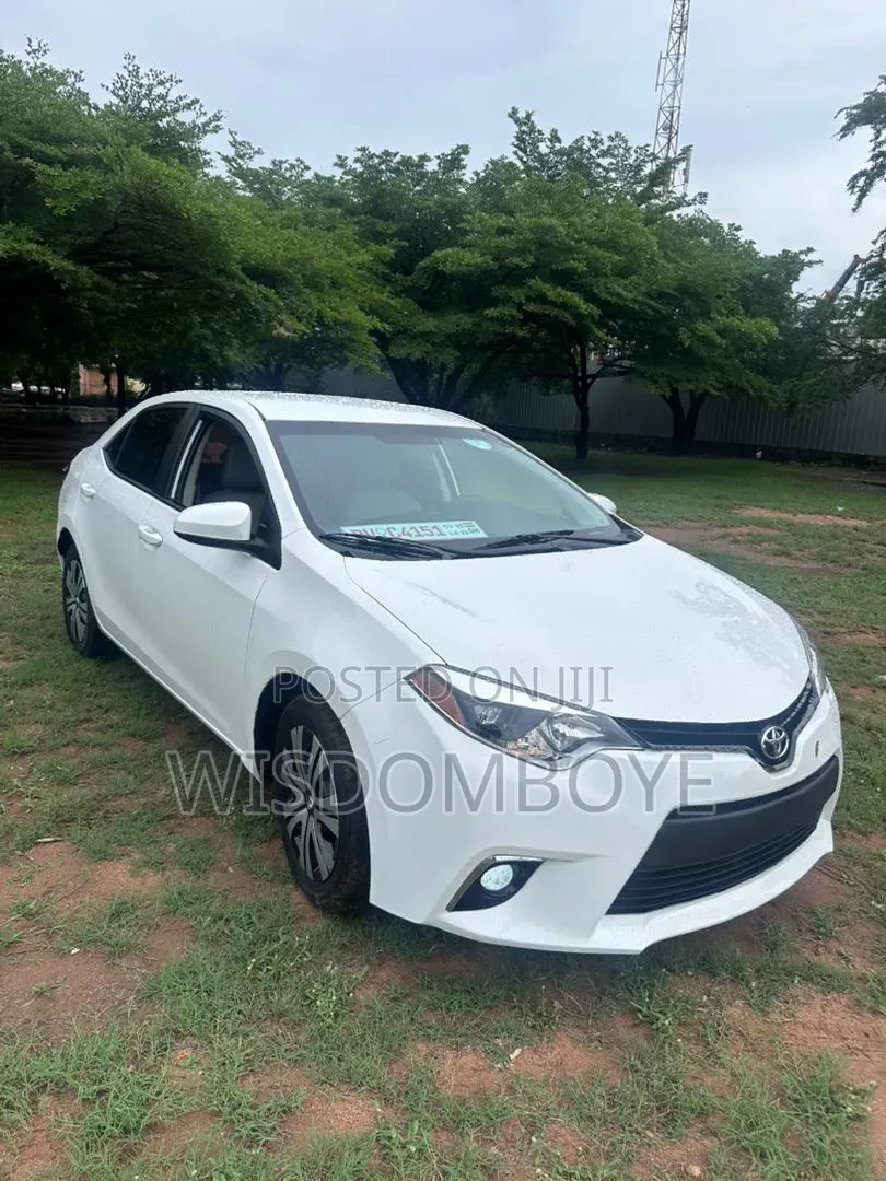 Toyota Corolla S w/Special Edition Pkg (1.8L 4cyl CVT) 2016 White